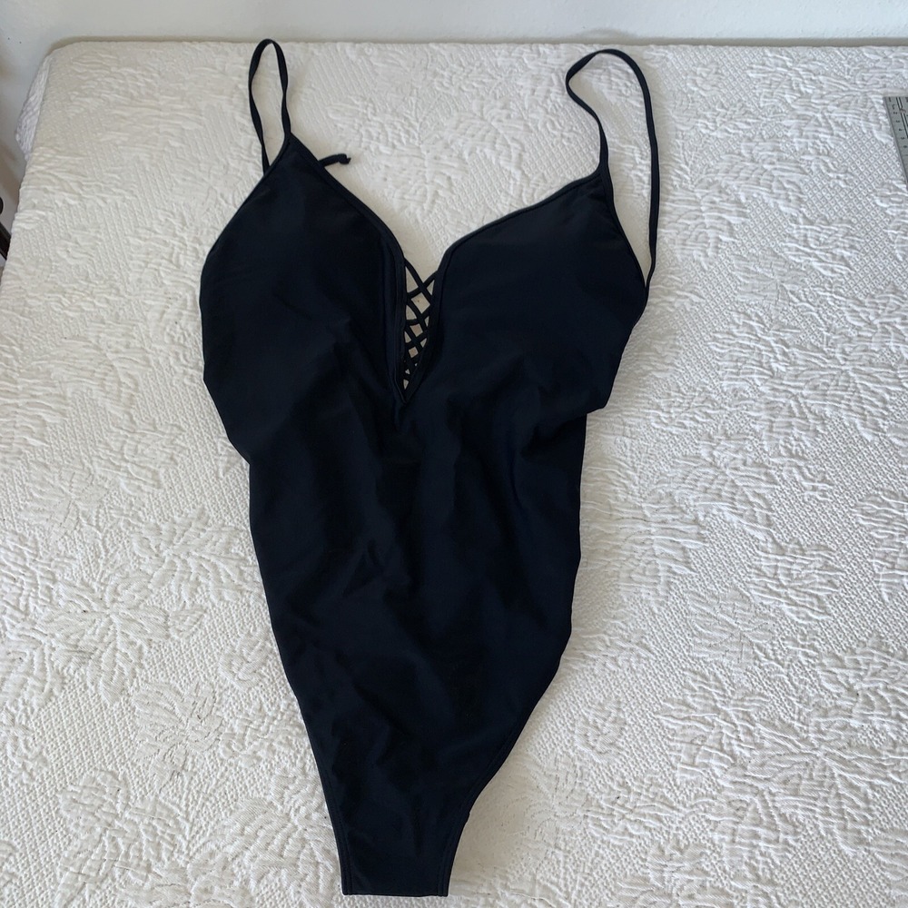 Hollister Swim Black Swimsuit One‎ Piece Sexy Curvy Beach Size Large Padded NWT